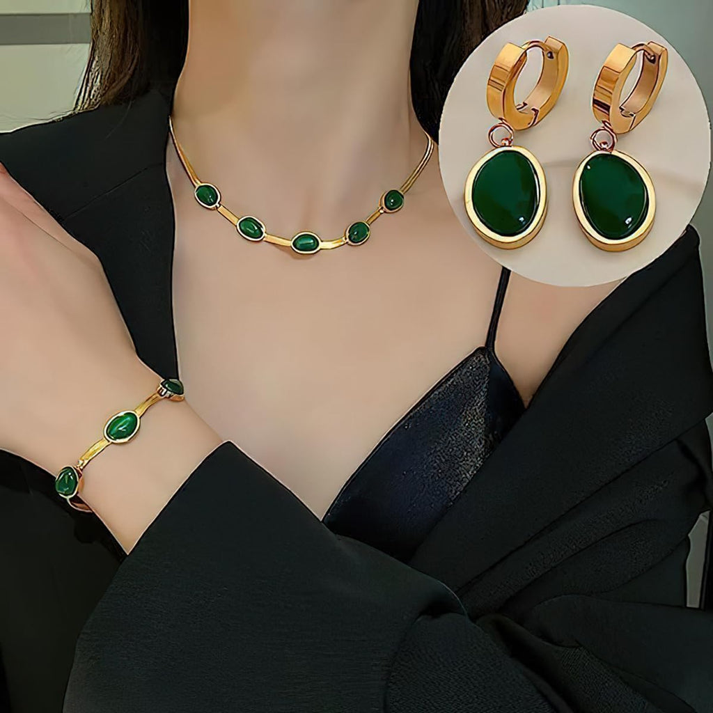 طقم مجوهرات الزمرد الفاخر 💎 3 قطع  – هدية 🎁مثالية لشخص عزيز بسعر ( 280 ألف )فقط